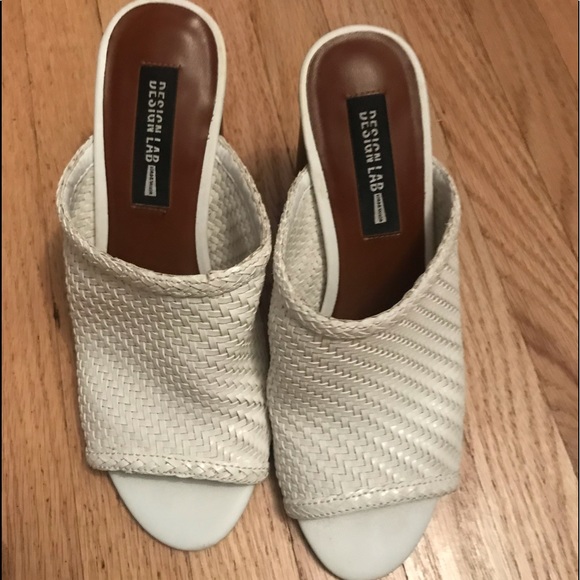 Ladies White Slip on heels - Picture 2 of 4